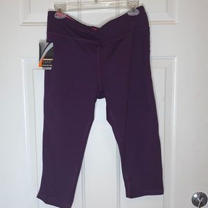 Marika  NWT Tex Dry-Wik Purple Capri Leggings Size L